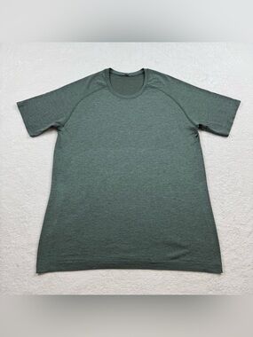 Lululemon metal vent tech t-shirt men’s size L Olive green training top stretch